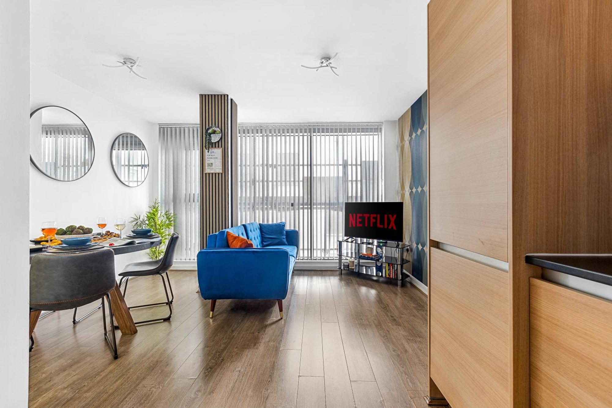 Bullring Lux Suite, New Street Free Netflix - Free Secure Parking- Sleeps 6 Birmingham Exterior photo